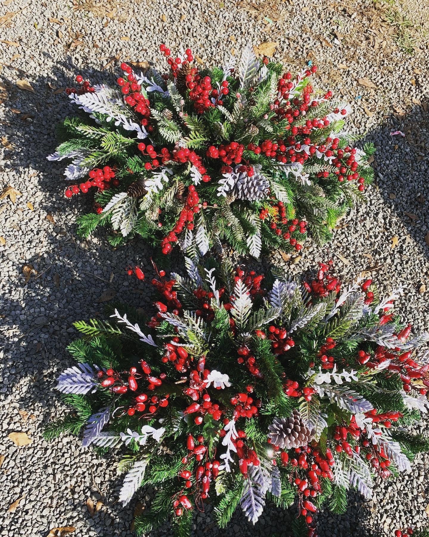 Winter Grave Blankets • CUSTOMIZABLE • Extra Large , Large , Small Grave Blankets , GRAVESITE Blanket • Christmas Grave Blanket • Ground